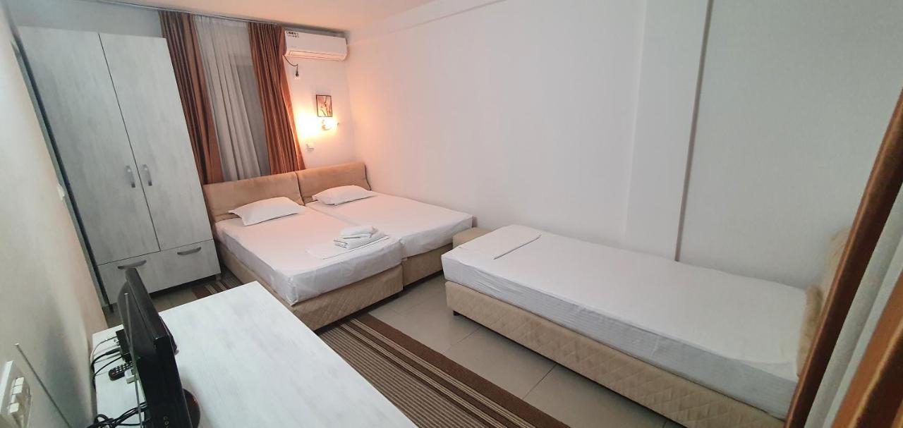 Evro Set Hotel Skopje Exterior photo